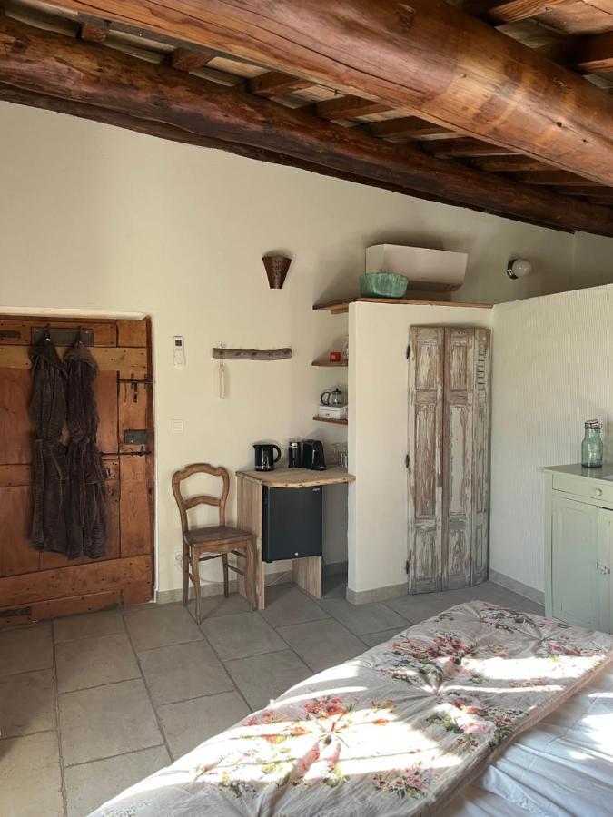 Mas Lou Parpaioun Bed and Breakfast Crestet Eksteriør billede