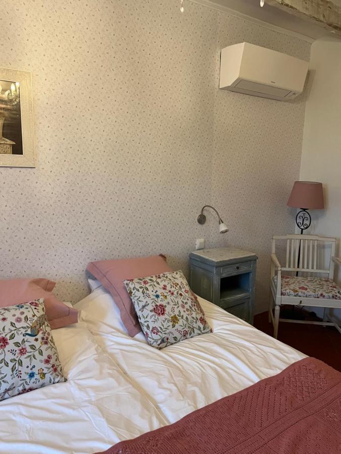 Mas Lou Parpaioun Bed and Breakfast Crestet Eksteriør billede
