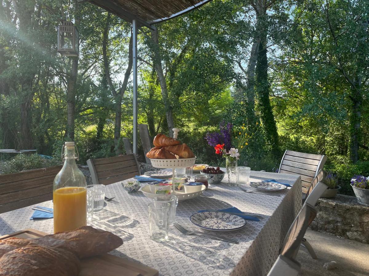 Mas Lou Parpaioun Bed and Breakfast Crestet Eksteriør billede