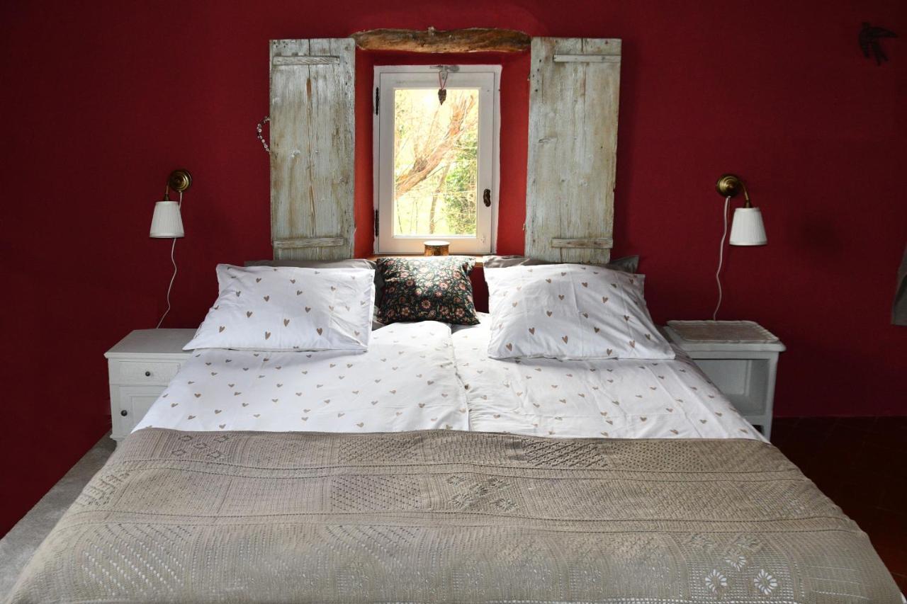 Mas Lou Parpaioun Bed and Breakfast Crestet Eksteriør billede